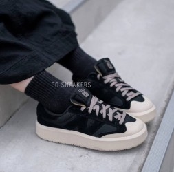 New Balance 302 Black