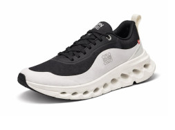 On Running Cloudtilt White/Black